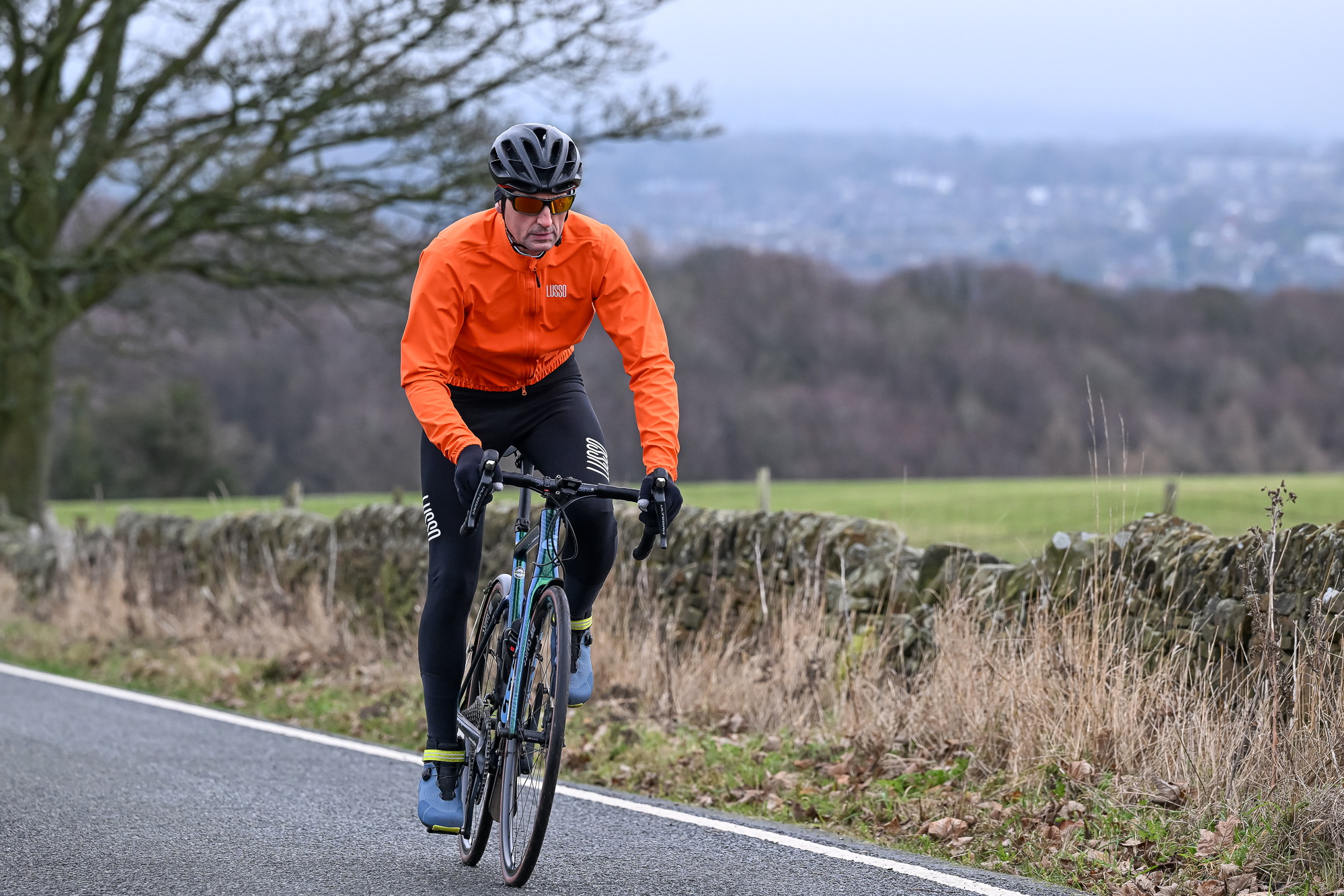 entry-level vs elite race bikes